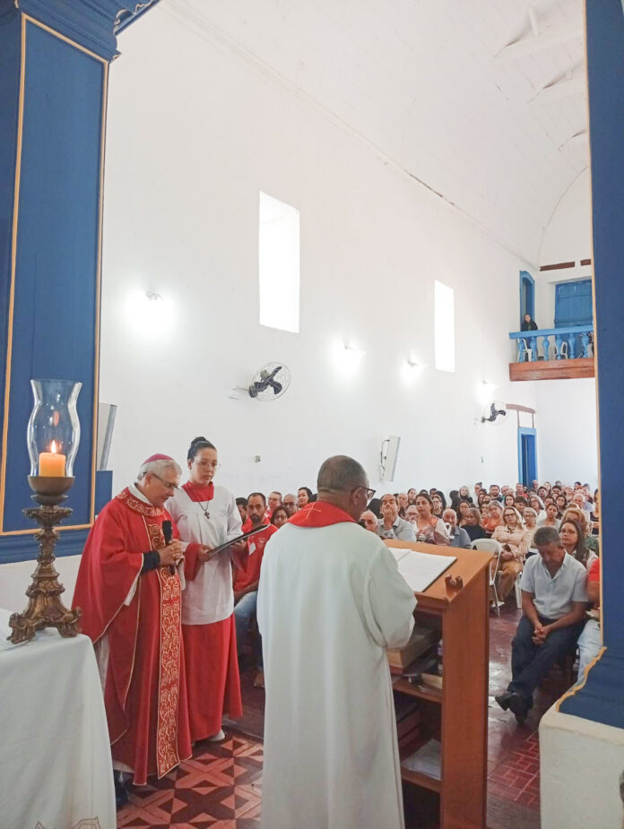 crisma-mossamedes-posse-canonica-pe-jose-soares-diocese-de-goias-dom-jeova-elias (5)