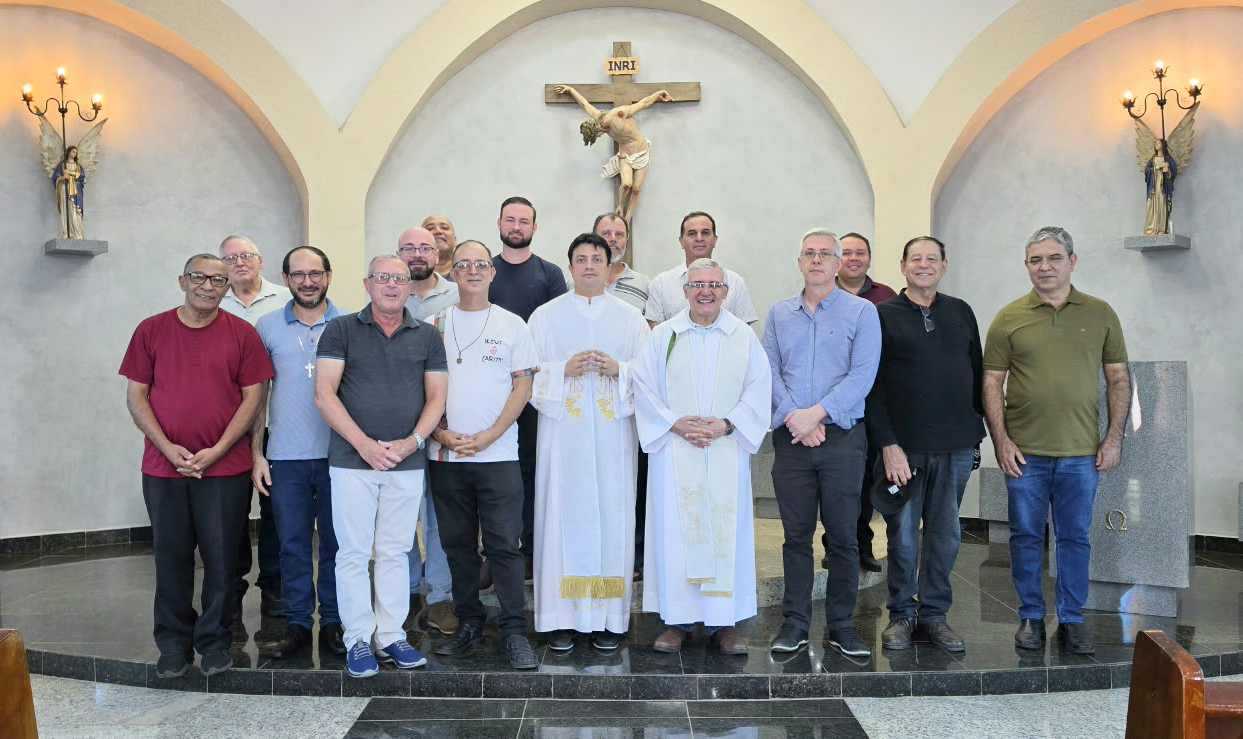 encontro-fraternal-dia-do-padre-diocese-de-goias-em-santa-fe-2026 (4)